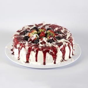 Bolo Quatro Leites com Calda de Frutas Vermelhas